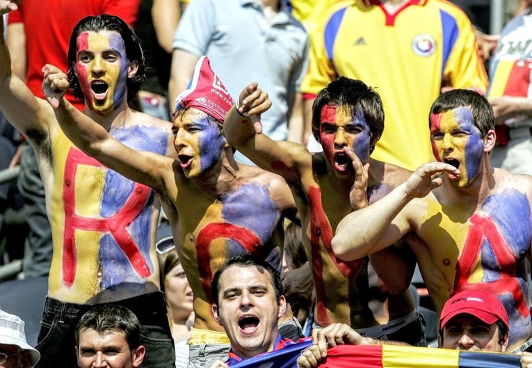 Čitav stadion u Bukureštu pjevao "Kosovo je Srbija"